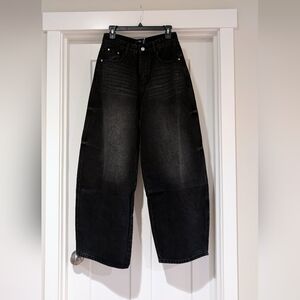 Women's balloon Black Jeans NWT